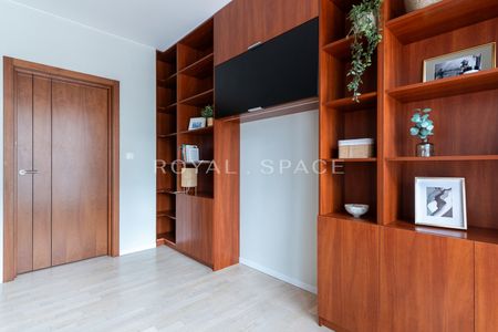 Przestronny apartament z balkonem w samym centrum - Zdjęcie 2