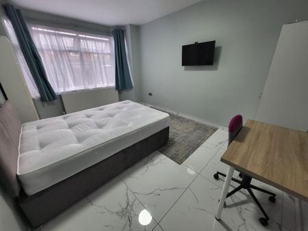 1 bedroom semi-detached house to rent - Photo 4