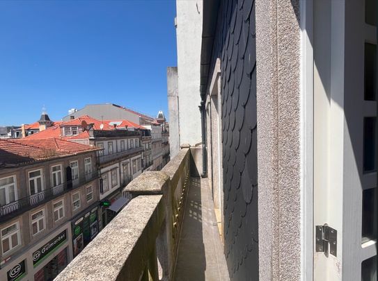 Apartamento T2 com Terraço no Centro do Porto - Photo 1