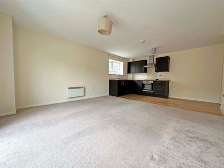 2 bedroom Apartment to rent - Photo 2