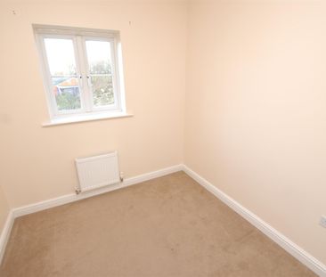 Laurel Grove, Uttoxeter ST14 7EL - Photo 2