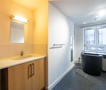 Room in a Shared House, Ashgrove Court, W9 - Photo 4