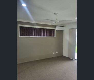 Large family home, 2x living areas Great Location - Photo 5