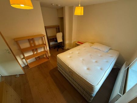 Elmsley Street, Preston - Photo 4