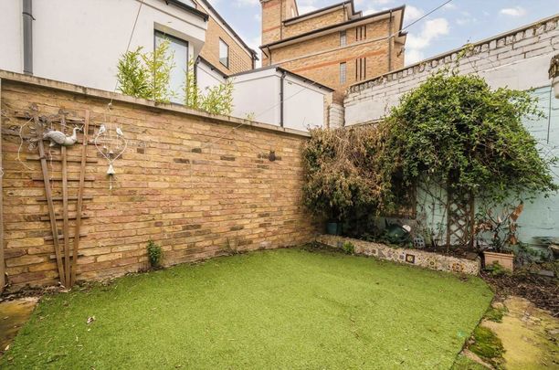 Mill Hill Road, W3 8JA, London - Photo 1