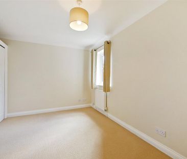 5 bedroom detached house to rent - Photo 3