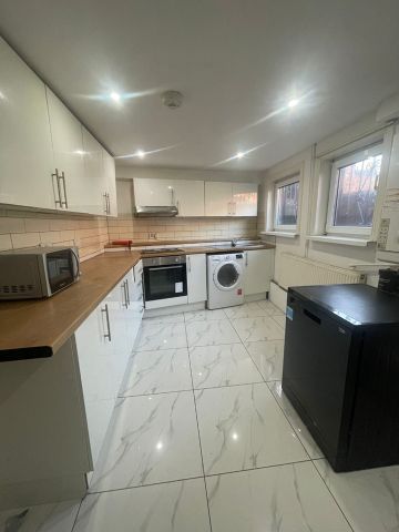 Room in a Shared House, Royal Park Avenue, LS6 - Photo 4