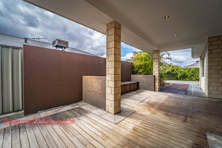 LARGE FAMILY HOME IN CENTRAL BALDIVIS!!!! - Photo 5