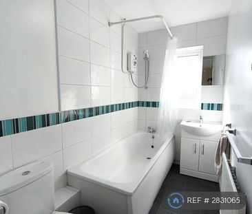 2 bedroom end of terrace house to rent - Photo 5