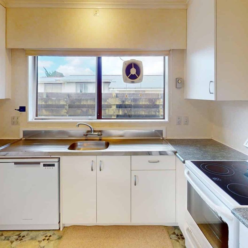 Westbrook - 3 bedrooms - Photo 1