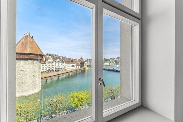 Loft exclusif avec vue sur le pont de la chapelle et le château d’eau - Photo 1