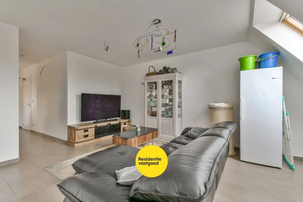 Ruim duplex appartement te huur in het centrum van Oudenburg - Photo 1