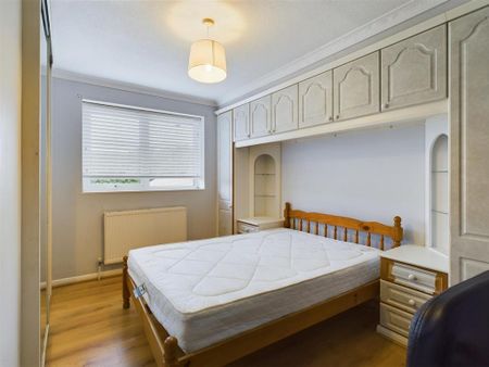 4 bedroom terraced house to rent - Photo 3