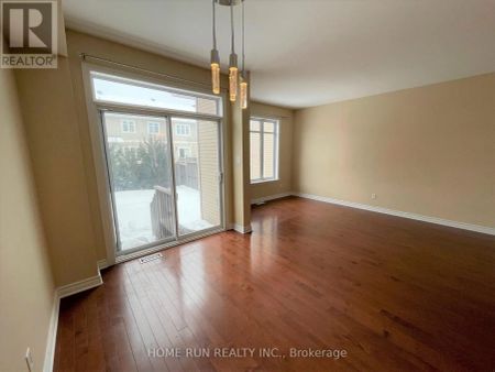 15 MADELON DRIVE - Photo 3