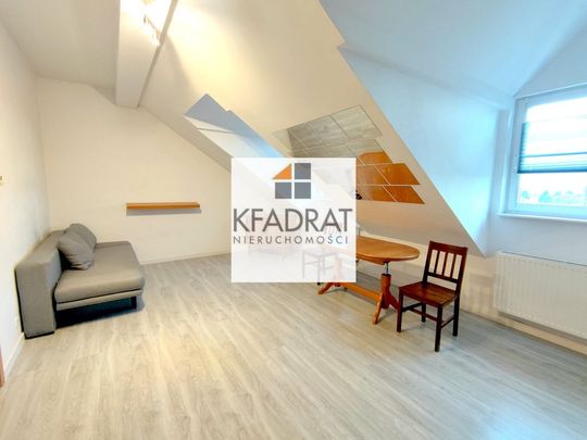 Przestronna kawalerka, osobna kuchnia - Zdjęcie 1