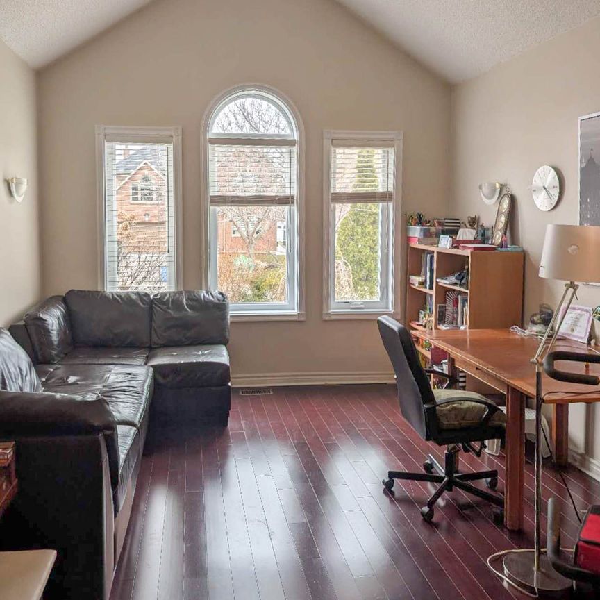 For Lease - 64 Springfield Boulevard, Hamilton, Ontario - Photo 1