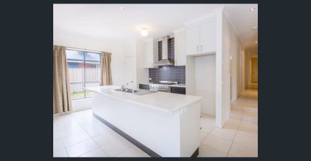 5 Bedroom Home - Be Quick this one wont last long! - Photo 4