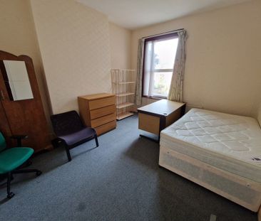 6 Bed Student Accommodation - Photo 4