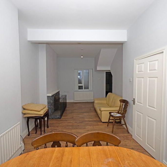 8 Lough Road, Lurgan, BT66 6JE - Photo 1