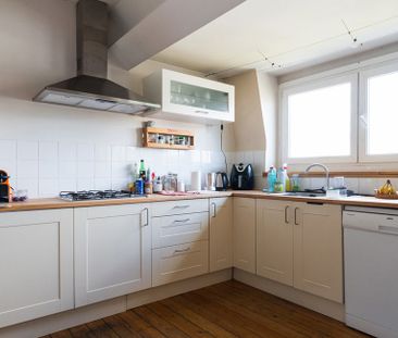 Appartement te huur in Ukkel voor € 950 met 1 slaapkamer - Photo 4