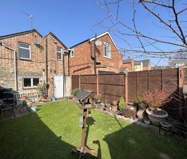 3 bedroom semi-detached house to rent - Photo 6