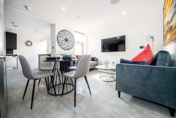 6 bedroom house to rent - Photo 1