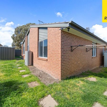 Refreshed 3 Bedroom Townhouse - Photo 2