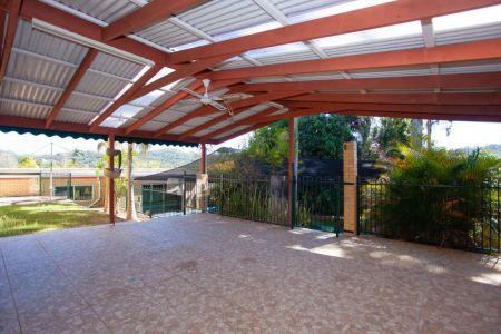 FAMILY HOME WITH SPACE TO RENT! - Photo 2