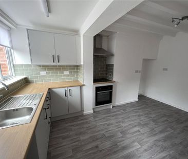2 bedroom terraced house to rent - Photo 3