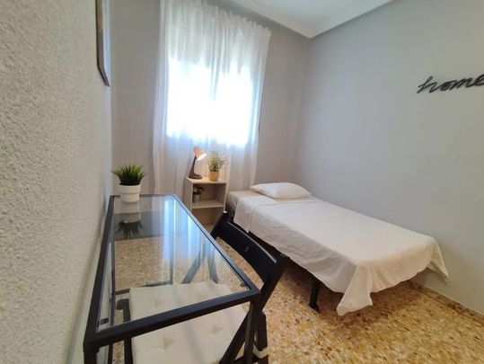 Plaza de Corpus Barga, Madrid, Community of Madrid 28053 - Photo 1