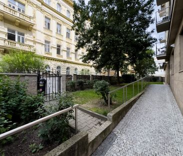Apartment for rent, 2+kk - 1 bedroom, 55m - Photo 1