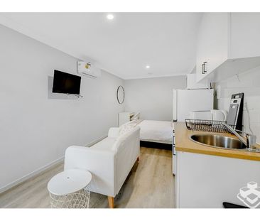 Comfortable Furnished Accommodation with Private Ensuites & Kitchen... - Photo 6