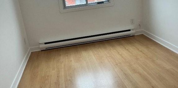 5 1/2 à Rivières-des-Prairies - Photo 2