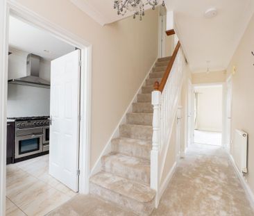 5 bedroom detached house to rent - Photo 2