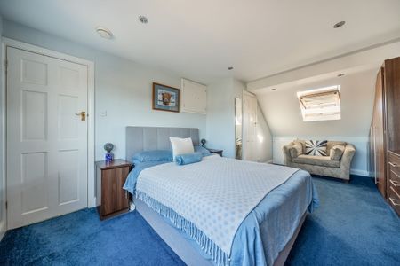 4 bedroom detached house to rent - Photo 4