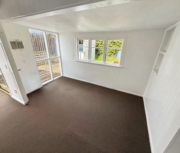 15 Bush Grove, Trentham - Photo 1