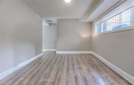 For Lease - 54 Bridge Street Unit# 1, Kitchener, Ontario - Photo 3