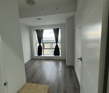 For Lease - 318 Spruce Street, Waterloo, Ontario - Photo 5