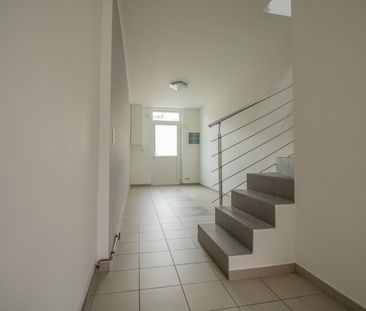 CHARMANTE MAISON 3 CHAMBRES AVEC JARDIN à 7110 La Louvière Houdeng-... - Photo 4