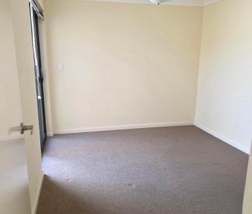 184 Pebble Beach Boulevard, Meadow Springs WA 6210 - House For Rent... - Photo 5