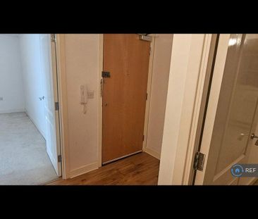 2 bedroom penthouse to rent - Photo 3