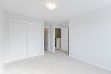 For Lease - 911 Creekway Private, Kanata, Ontario - Photo 4