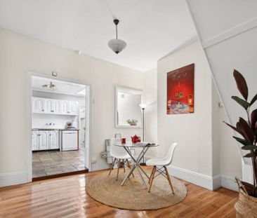 Charm, comfort and period appeal in a desired inner-city pocket - Photo 2