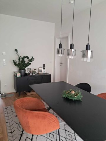 Ideal aufgeteilte – 3-Zimmer-Wohnung mit rund 29 m² großen Balkon in zentraler Lage – PROVISIONSFREI - Photo 3