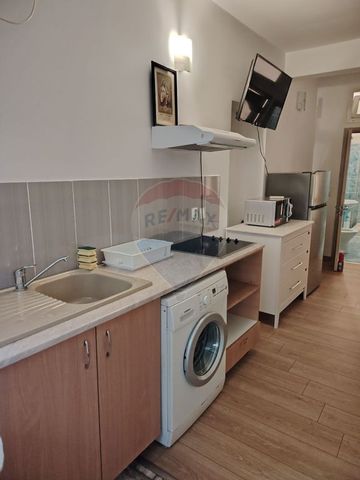 Garsoniera zona ultracentrala de închiriat - Fotografie 2