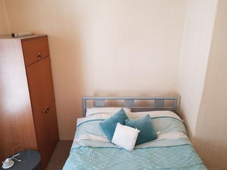 16 Symons Street, Belfast, BT12 6GA - Photo 3