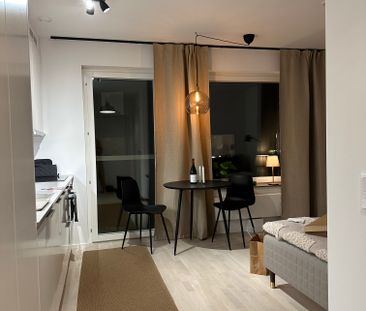 Lidköpingsvägen, Hammarbyhöjden - Photo 1