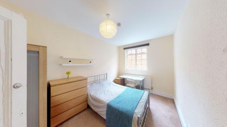 5 bedroom flat to rent - Photo 4