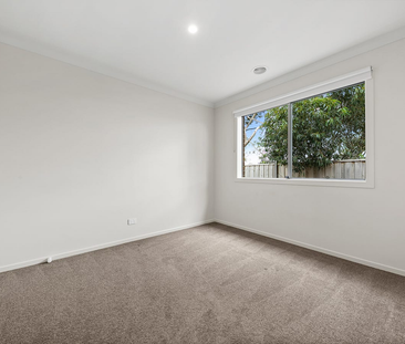 53 Sapling Boulevard, Tarneit VIC, Belconnen - Photo 3