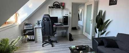 Wohnen in Mannheim-Almenhof: 2-Zimmer-Dachgeschosswohnung in grüner Lage nahe August-Bebel-Park/48er - Foto 1